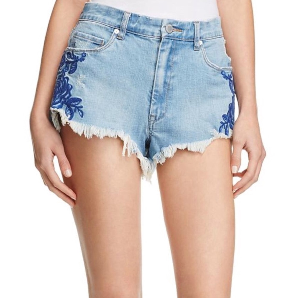 Blank NYC floral embroidered fray faded shorts 24 - Picture 1 of 6